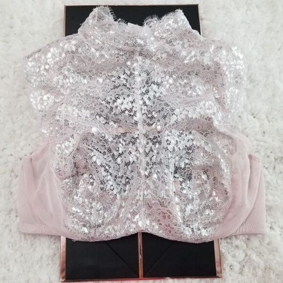 34DD Victoria's Secret Pink Bra Set - Picture 13 of 16